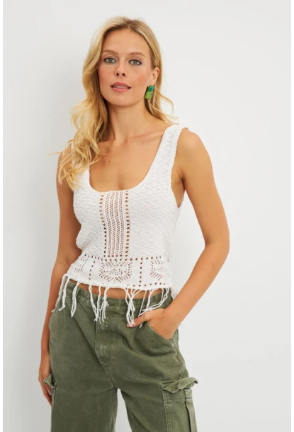 Kadın Ekru Ajurlu Püsküllü Triko Bluz YV228