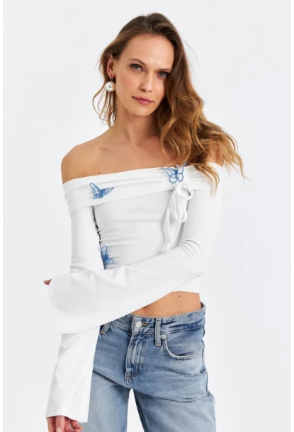 Kadın Ekru Kelebek Detaylı Madonna Yaka Bluz FLU7196