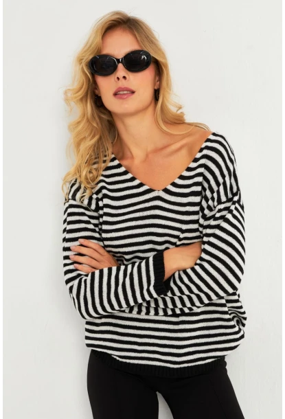 Kadın Ekru-Siyah V Yaka Triko Salaş Bluz YV283