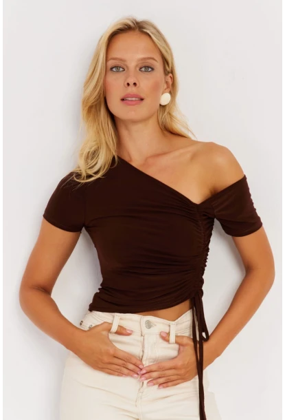 Kadın Kahverengi Asimetrik Yaka Asansörlü Bluz GÇ162