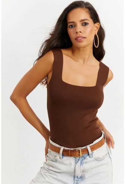 Kadın Kahverengi Kare Yaka Triko Bluz YV87