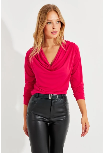 Kadın Kırmızı Degaje Yaka Bluz LPP1234