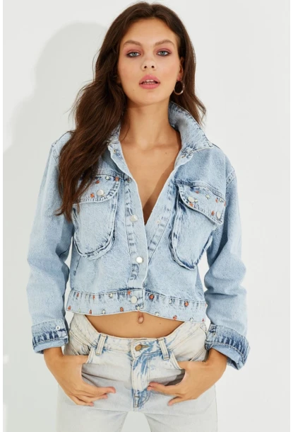 Kadın Mavi Nakışlı Denim Kısa Ceket İS802