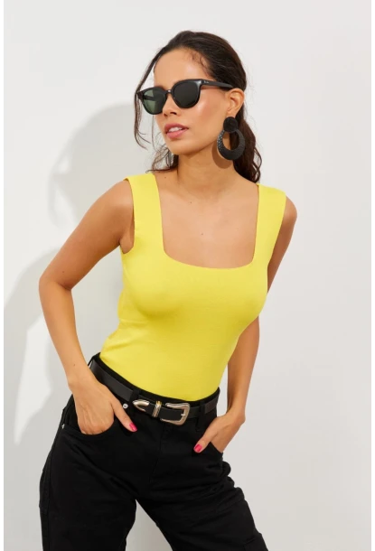 Kadın Sarı Kare Yaka Triko Bluz YV87