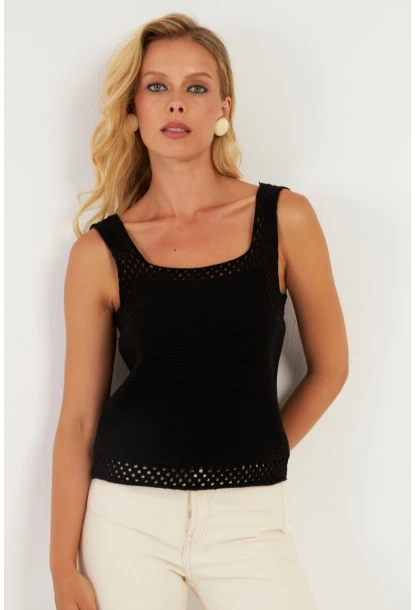 Kadın Siyah Ajurlu Triko Bluz YV258