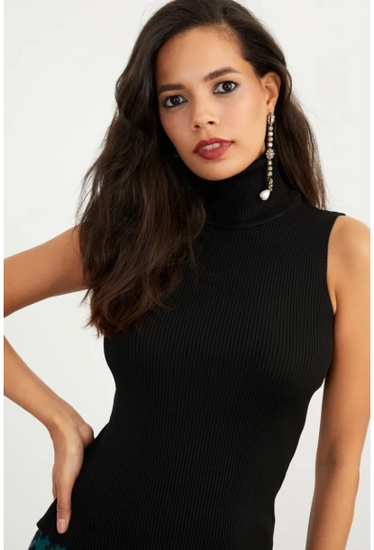 Kadın Siyah Balıkçı Bluz YV97