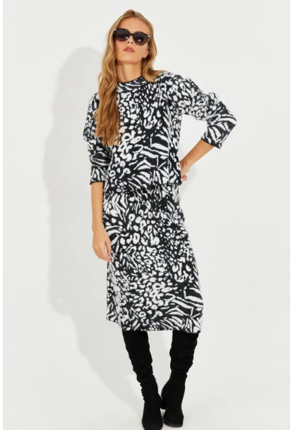 Kadın Siyah-Beyaz Desenli Alt Üst Triko Yumoş Etek Takım VİN30201