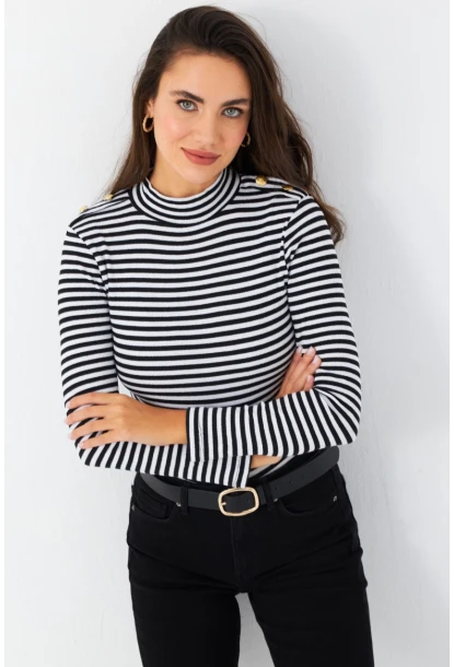 Kadın Siyah-Beyaz Düğme Detaylı Çizgili Bluz MAYD14