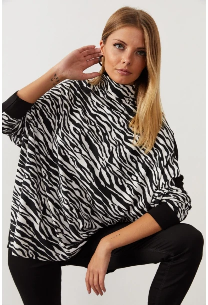 Kadın Siyah-Beyaz Zebra Desenli Balıkçı Yaka Salaş Bluz EY1060