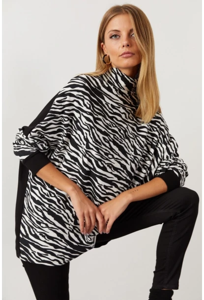 Kadın Siyah-Beyaz Zebra Desenli Balıkçı Yaka Salaş Bluz MEY1060