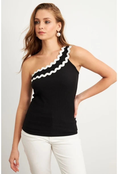 Kadın Siyah Biyeli Bluz EY3092