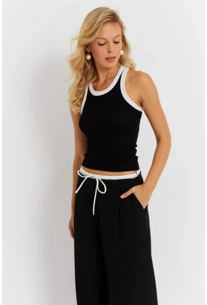 Kadın Siyah Biyeli Bluz MK27