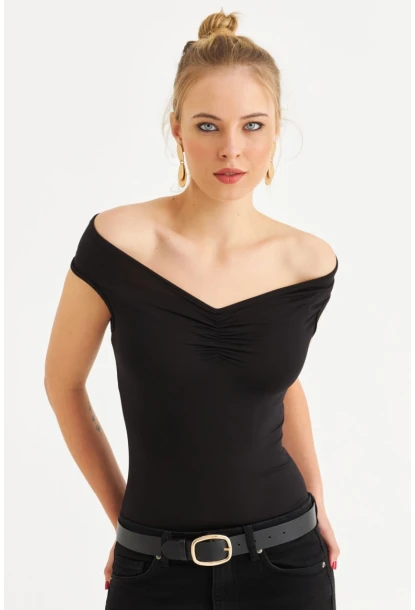 Kadın Siyah Büzgülü Bluz EY3083