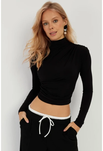 Kadın Siyah Büzgülü Kısa Bluz MEN2023-90