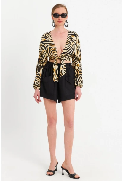 Kadın Siyah Cepli Şort ROP103