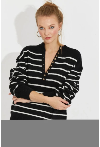 Kadın Siyah Çizgili Triko Kazak SMT219