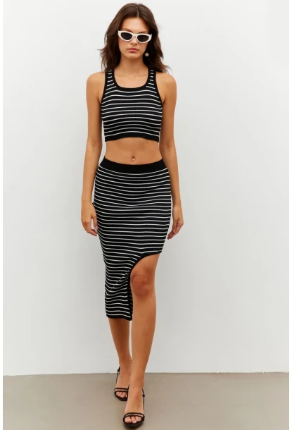 Kadın Siyah Çizgili Yırtmaçlı Alt Üst Takım KZ2468