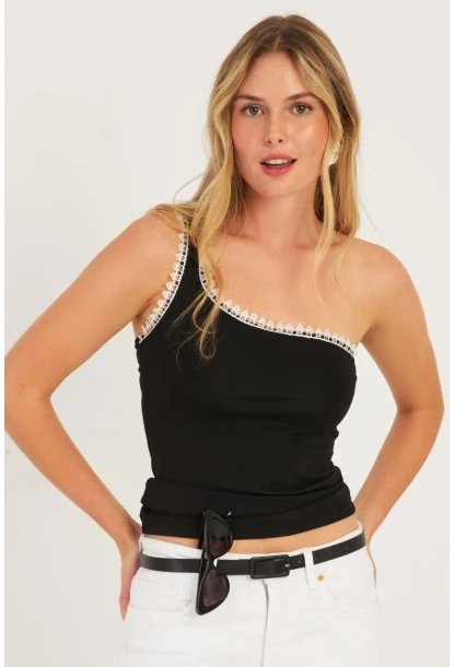 Kadın Siyah Dantel Detaylı Bluz EY2770