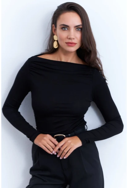 Kadın Siyah Degaje Yaka Büzgülü Bluz AYD386