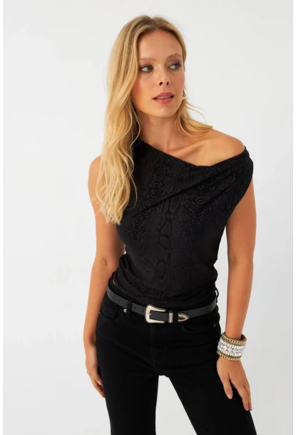 Kadın Siyah Degaje Yaka Kolsuz Bluz LPP1297