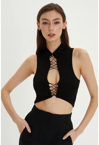 Kadın Siyah Dekolteli Crop Bluz B1610