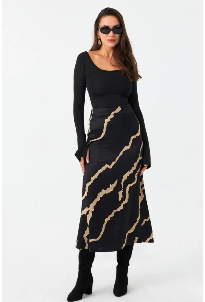 Kadın Siyah Desenli Saten Etek MCAR1060