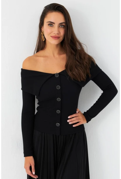 Kadın Siyah Düğme Detaylı Kaşkorse Bluz EY2985