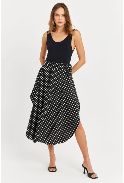 Kadın Siyah-Ekru Asimetrik Puantiyeli Etek LV81