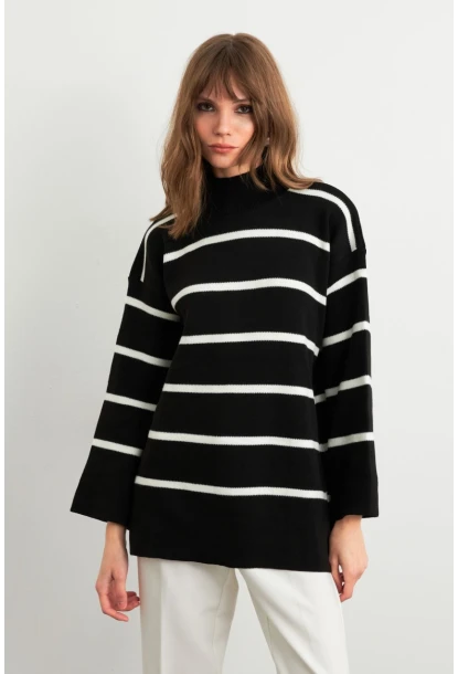 Kadın Siyah-Ekru Çizgili Triko Kazak YİL568