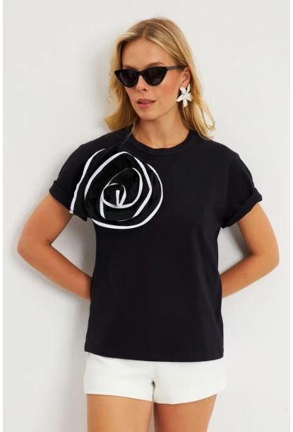 Kadın Siyah Gül Aksesuarlı T-Shirt SF12740