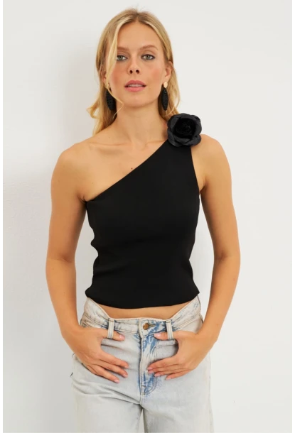 Kadın Siyah Gül Aksesuarlı Triko Bluz ET02