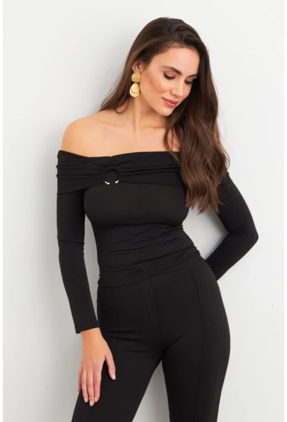 Kadın Siyah Halka Aksesuarlı Madonna Yaka Crop Bluz RLO3043