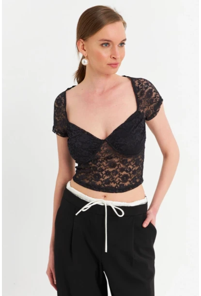 Kadın Siyah Kalp Yaka Tül Crop Bluz TPG05