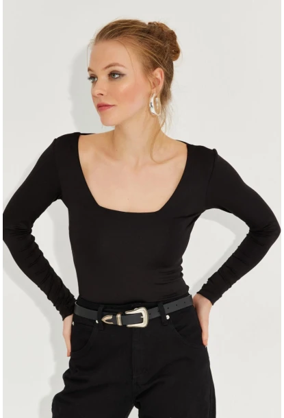 Kadın Siyah Kare Yaka Bluz EY2608