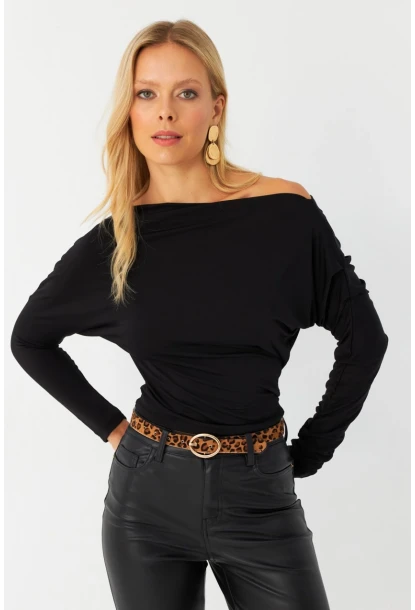 Kadın Siyah Kayık Yaka Bluz DMR382-1