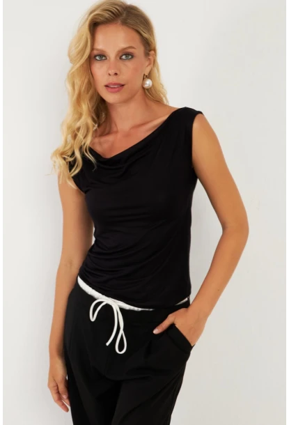 Kadın Siyah Kayık Yaka Bluz LPP1288