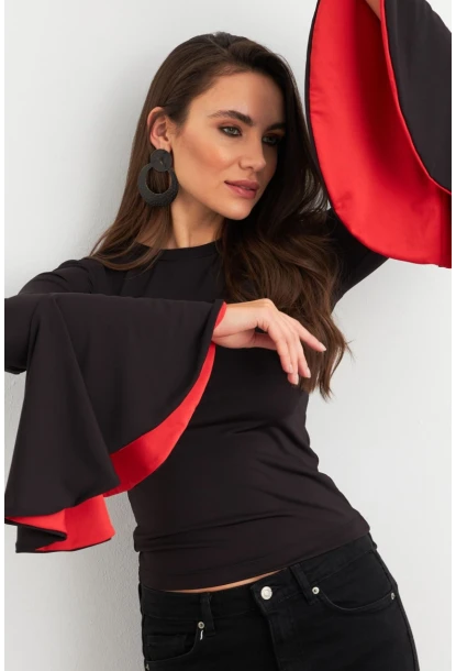 Kadın Siyah-Kırmızı Kontrast Çan Kollu Bluz EY3013