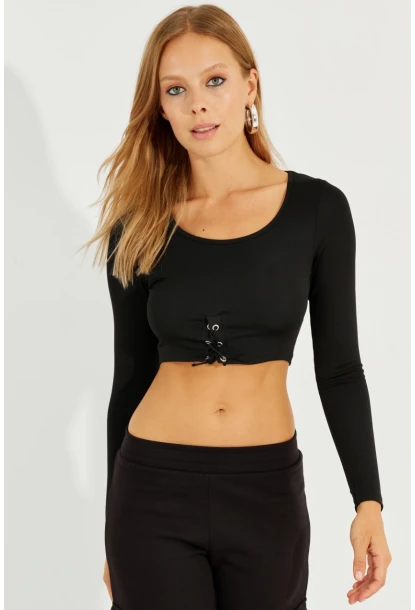 Kadın Siyah Kuşgözlü Crop Bluz CG299