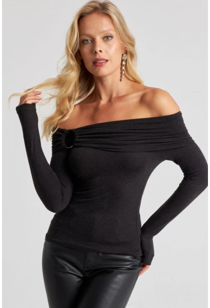 Kadın Siyah Madonna Yaka Halkalı Bluz EY2669