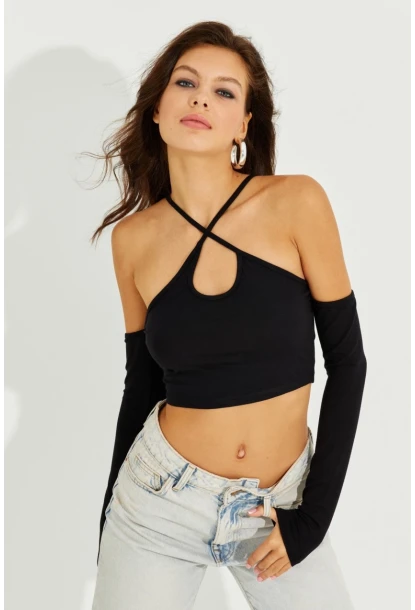 Kadın Siyah Omuzları Açık Sırtı Çapraz Crop Bluz B2684