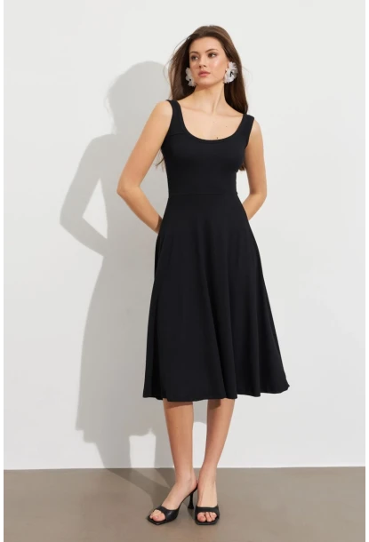 Kadın Siyah Ön Arka U Çan Etekli Midi Elbise DMR470