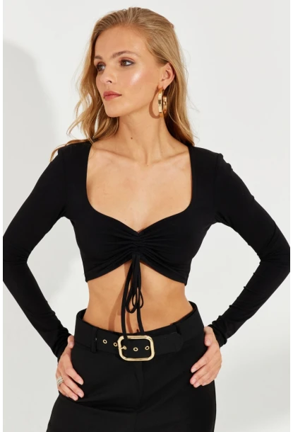 Kadın Siyah Önü Büzgülü Crop Bluz B3015