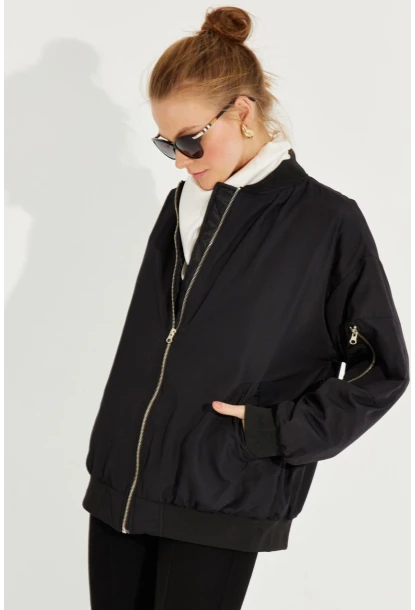 Kadın Siyah Oversize Mont QRS8359