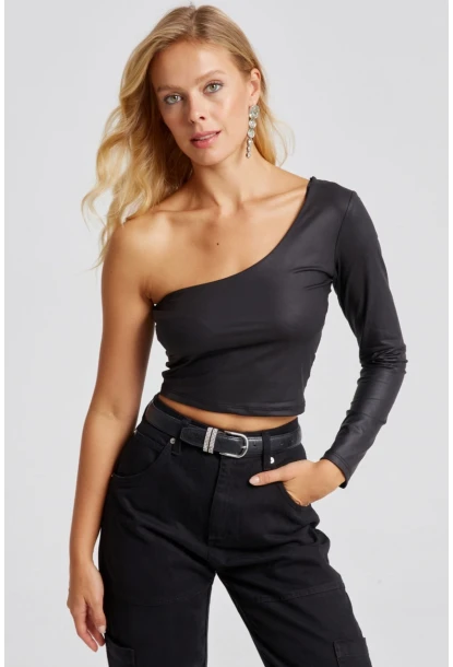 Kadın Siyah Tek Omuz Suni Deri Crop Bluz CY442
