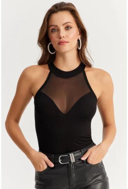 Kadın Siyah Üstü Tül Halter Yaka Bluz EY2922