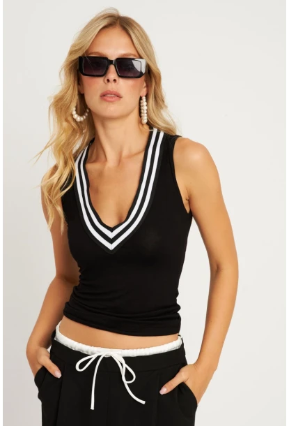 Kadın Siyah V Yaka Bantlı Bluz EY2838