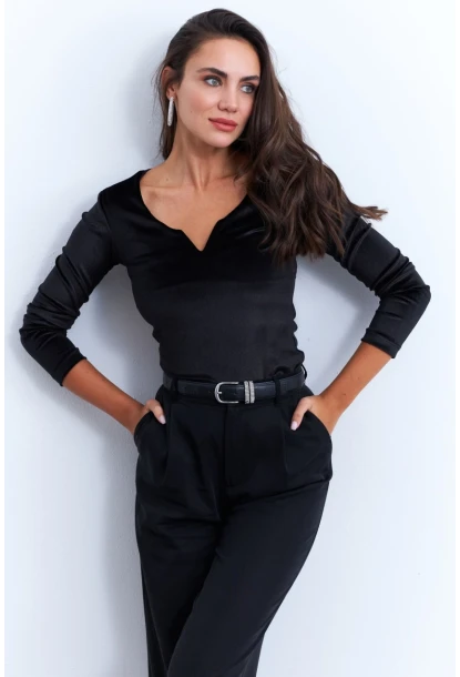Kadın Siyah V Yaka Kadife Bluz EY2965