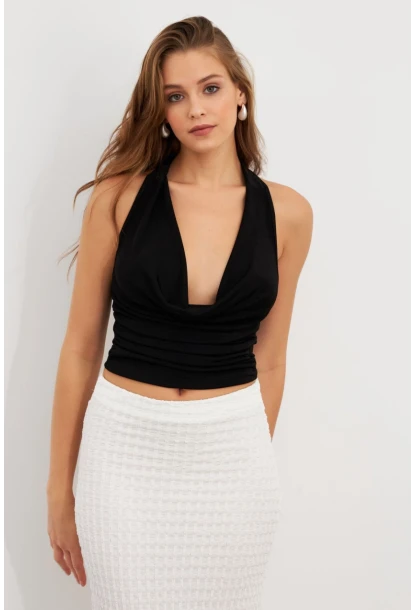 Kadın Siyah Zincir Aksesuarlı Degaje Yaka Bluz MTK13443