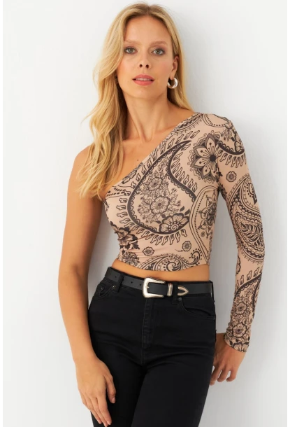 Kadın Vanilya-Siyah Tek Omuz Desenli Crop Bluz LİK14
