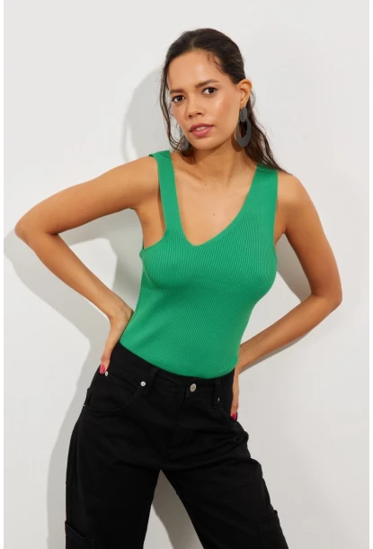 Kadın Yeşil Asimetrik Yaka Triko Bluz YV122